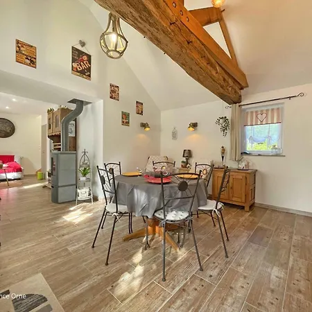 Landhaus Maison Renovee En Pierre, Animaux Acceptes, Proche Bagnoles-de-l'orne La Coulonche