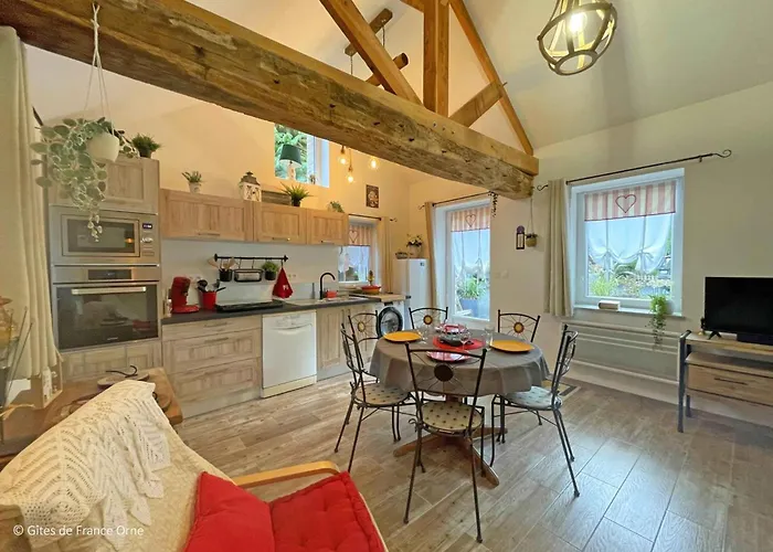 Casa vacanze Maison Rénovée En Pierre, Animaux Acceptés, Proche Bagnoles-de-l'orne - Fr-1-497-222 La Coulonche